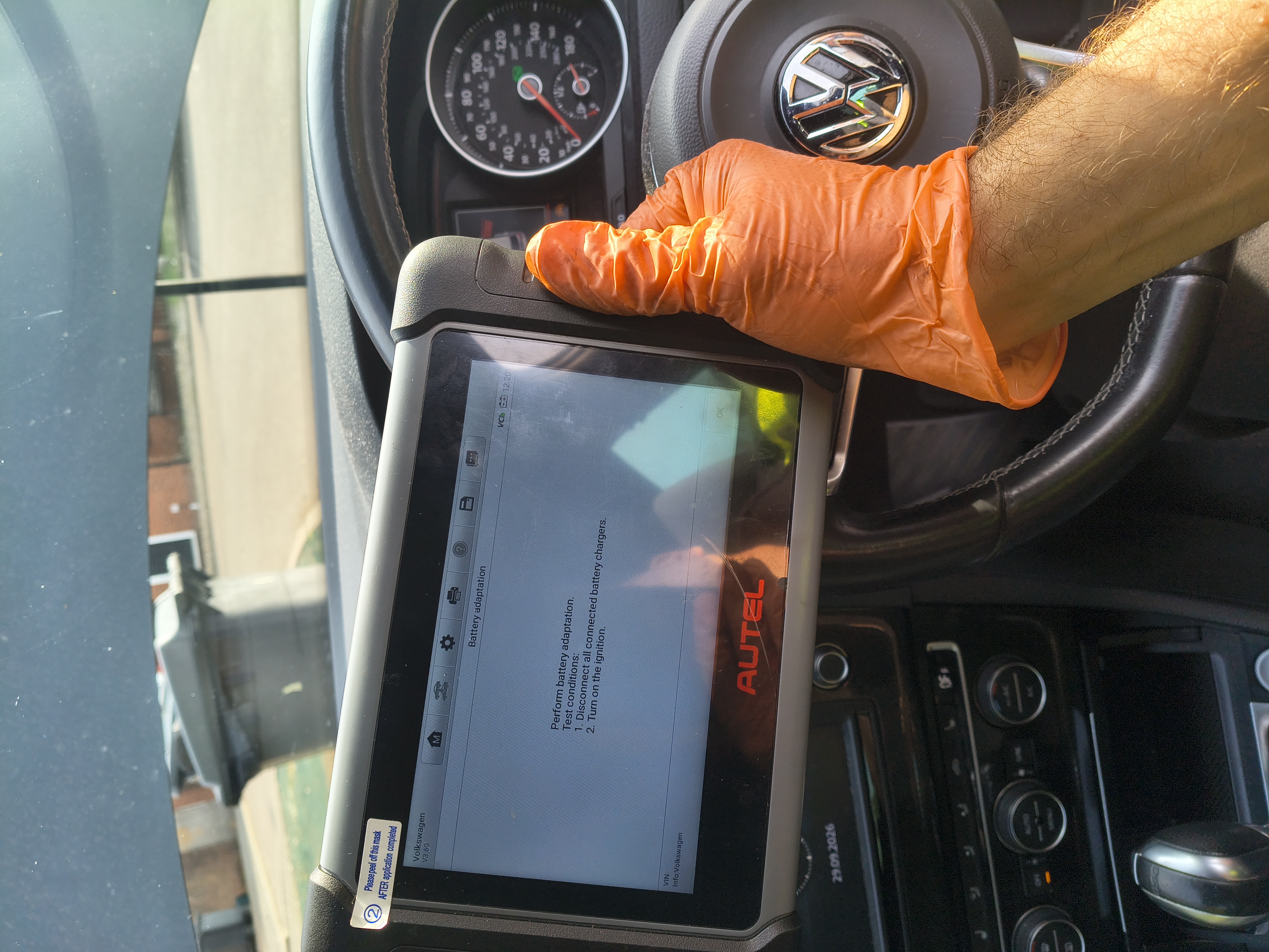 ANYTOW mobile battery replacement support for a car in Oxford